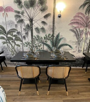 Breakfast and dinner served - Le Domaine de Moroges (Moroges)