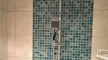 Handdukar, tvål och toalettpapper