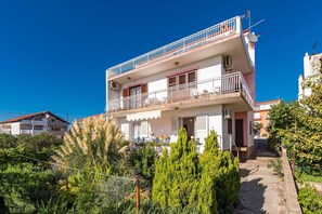 Apartment | Exterior - One-bedroom Apartment Near Beach (Sibenik)
