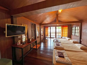 1 bedroom, desk, free WiFi, bed sheets