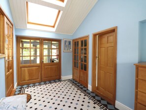 Interior - Studio Cottage (Norwich)