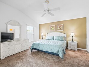 2 dormitoris, planxa i posts de planxar, Internet i roba de llit 