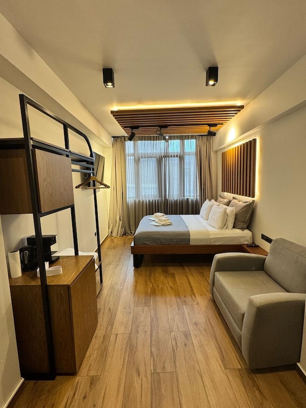 1 bedroom, desk, iron/ironing board, free WiFi