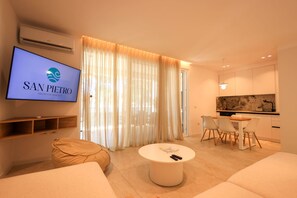 Téléviseur, bureau