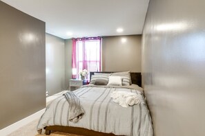 3 slaapkamers, een strijkplank/strijkijzer, wifi, beddengoed