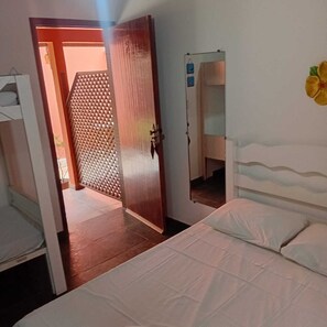 Standard Quadruple Room | Free WiFi - Pousada Gaivotas (Peruibe)