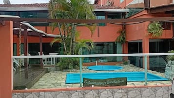 Fachada da propriedade