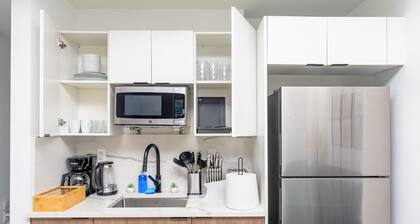 King Bed brand new safe Oasis minutes to Brickell