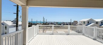 Serenity by the Sea St George Island Pool Home