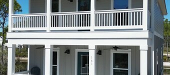 NEW - St. Teresa Beach Escape w/ Private Beach Acc