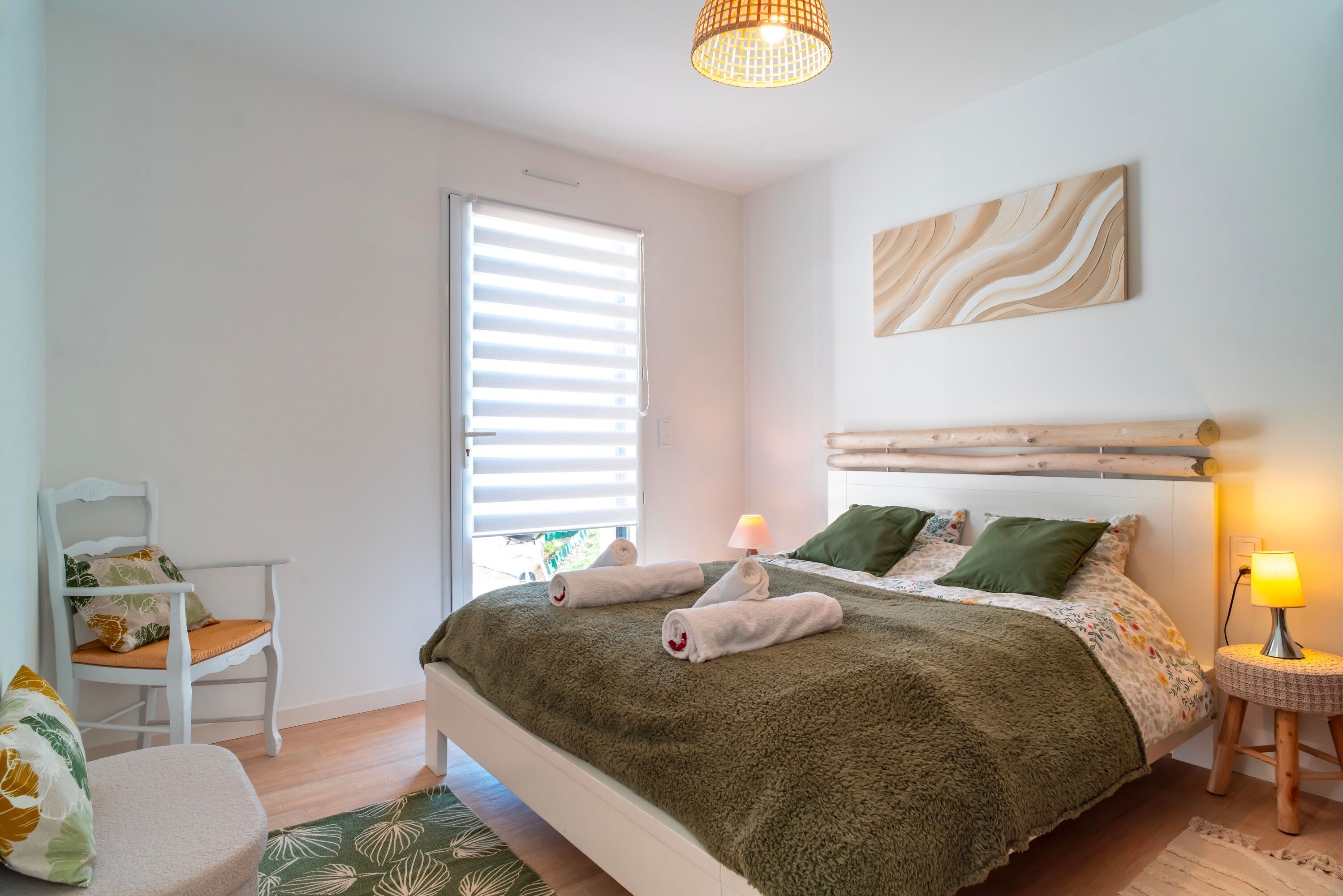 3 dormitorios, tabla de planchar con plancha, wifi gratis y ropa de cama