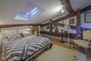 4 chambres, fer et planche à repasser, Wi-Fi gratuit, draps fournis