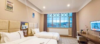 Crown Boutique Hotel