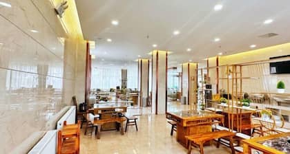 Crown Boutique Hotel