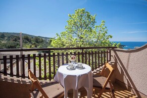 Balcony - Inviting Holiday Apartment in Primosten (Primosten)