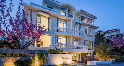 Villa-InnïŒMay Fourth SquareïŒ