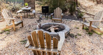 River Front Mountain Cabin, Firepit, Front Porch