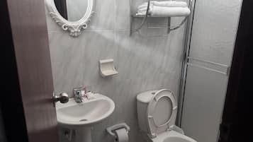 Comfort Quadruple Room | Bathroom | Shower, free toiletries, towels, soap