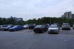 Ubetjent parkering (inkludert)