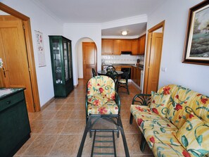 Apartment | Living room - Apartment in Roses, 50 m From Beach (Roses)