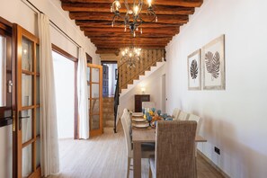 Unclassified image, 5 of 50, button