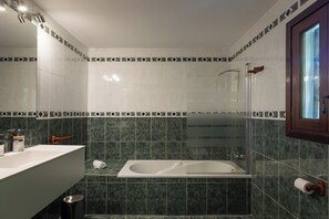 Hair dryer, towels - New! Villa Cas Puig 18 (Ibiza)