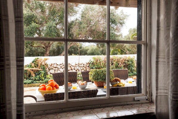 المنشأة من الداخل