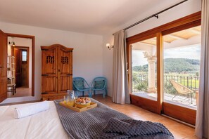 3 chambres, fer et planche Ă repasser, accĂšs Ă Internet, literie fournie