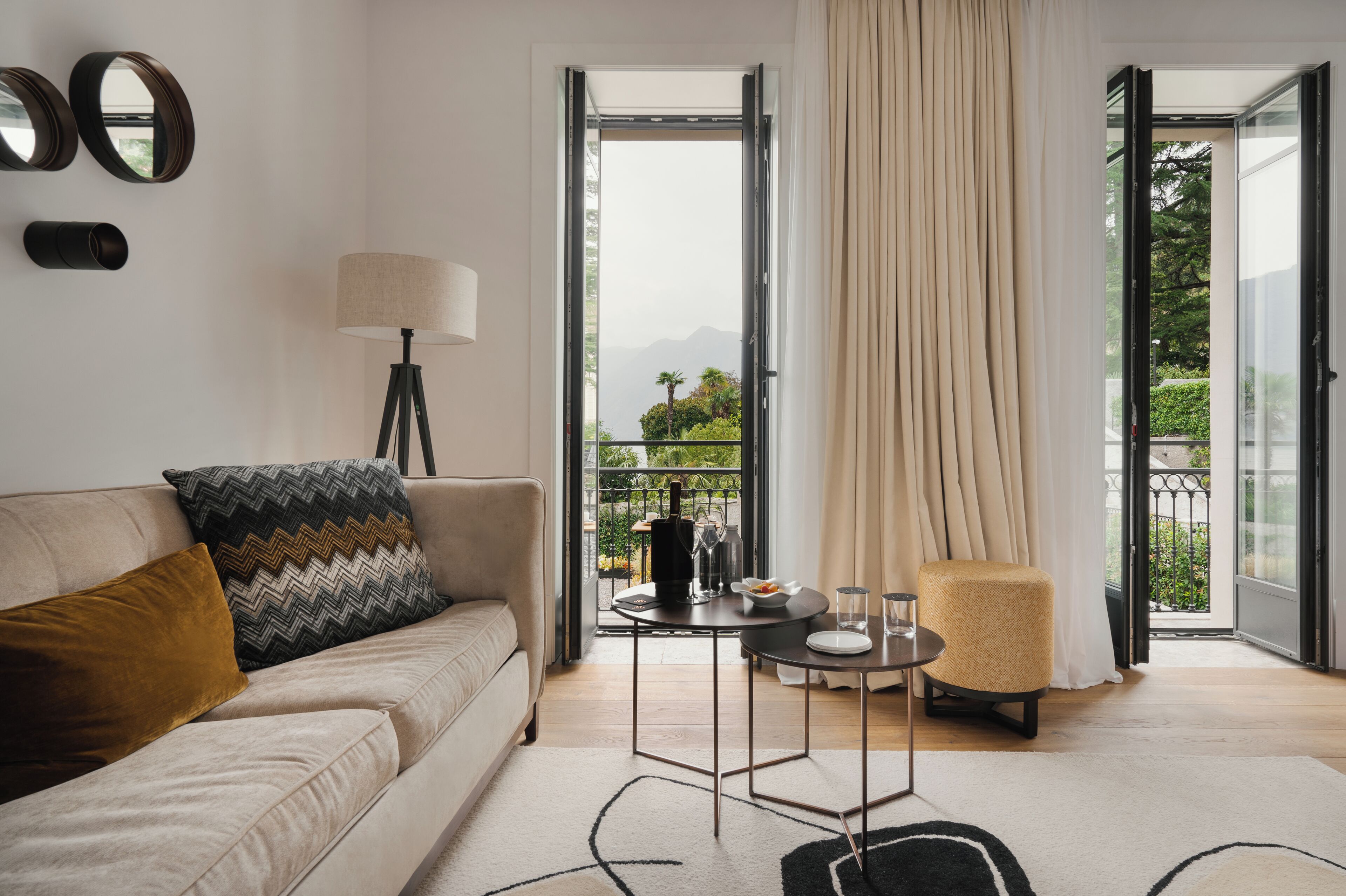 Junior Suite, Partial Lake View