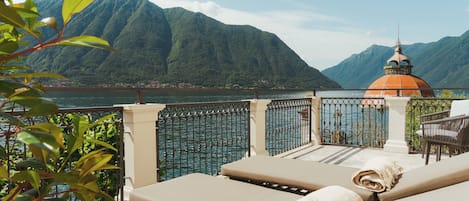 Junior Studio Suite, Lake View | Terrace/patio