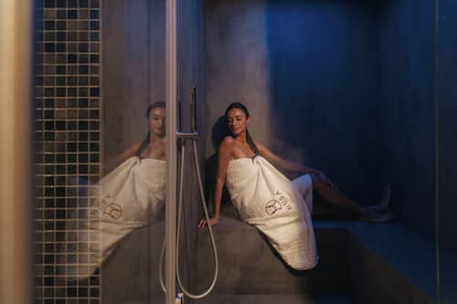 Couples treatment rooms, body treatments, deep-tissue massages