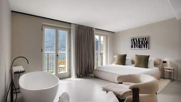 Two-Bedroom Private Pool House, Lake View (Annex Building) | Literie de qualité, couette en duvet