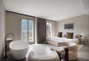 Two-Bedroom Private Pool House, Lake View (Annex Building) | Premium bedding, down comforters, in-room safe, desk