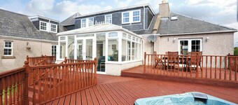 Greenknowes Entire Private Estate