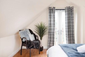 11 chambres, fer et planche à repasser, Wi-Fi, draps fournis