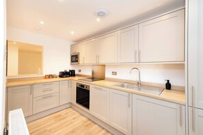 Fridge, oven, stovetop, toaster