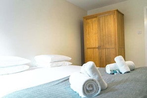 2 bedrooms, iron/ironing board, travel cot, WiFi
