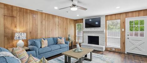 TV, fireplace, offices