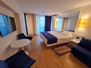 1 chambre, coffres-forts dans les chambres, bureau, Wi-Fi