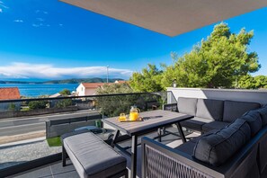Apartment | Balcony - Apartment Near Rocky Brodarica Beach (Sibenik)
