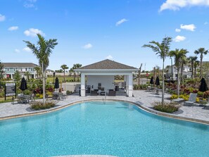 Piscine extérieure, piscine chauffée