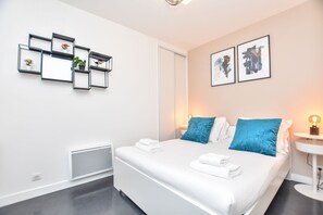 Apartment | 1 bedroom, laptop workspace, bed sheets - Superb Apartment-1br/2p - Sentier (Paris)