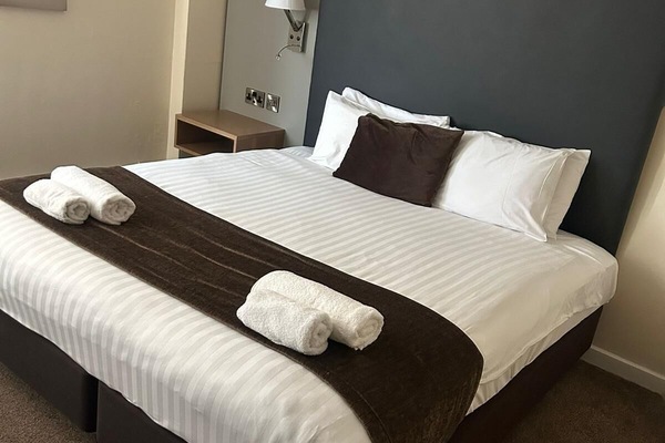 Basic Double Room | WiFi (free), bed sheets