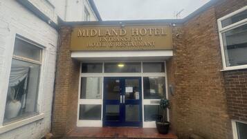 Fachada de la propiedad