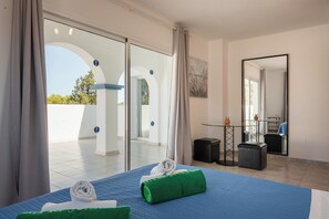 4 bedrooms, iron/ironing board, travel crib, free WiFi