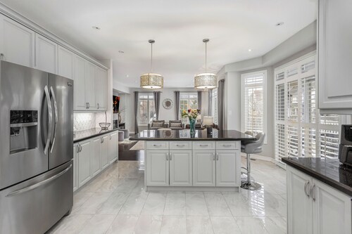 Stunning Villa in Mississauga