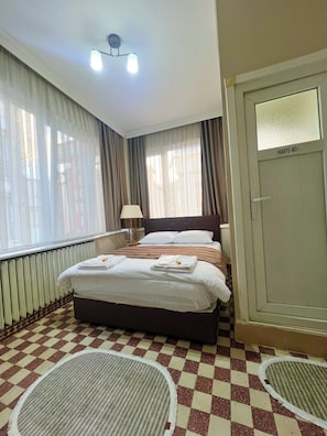 Standard-Doppelzimmer, eigenes Bad | Kostenloses WLAN, Bettwäsche