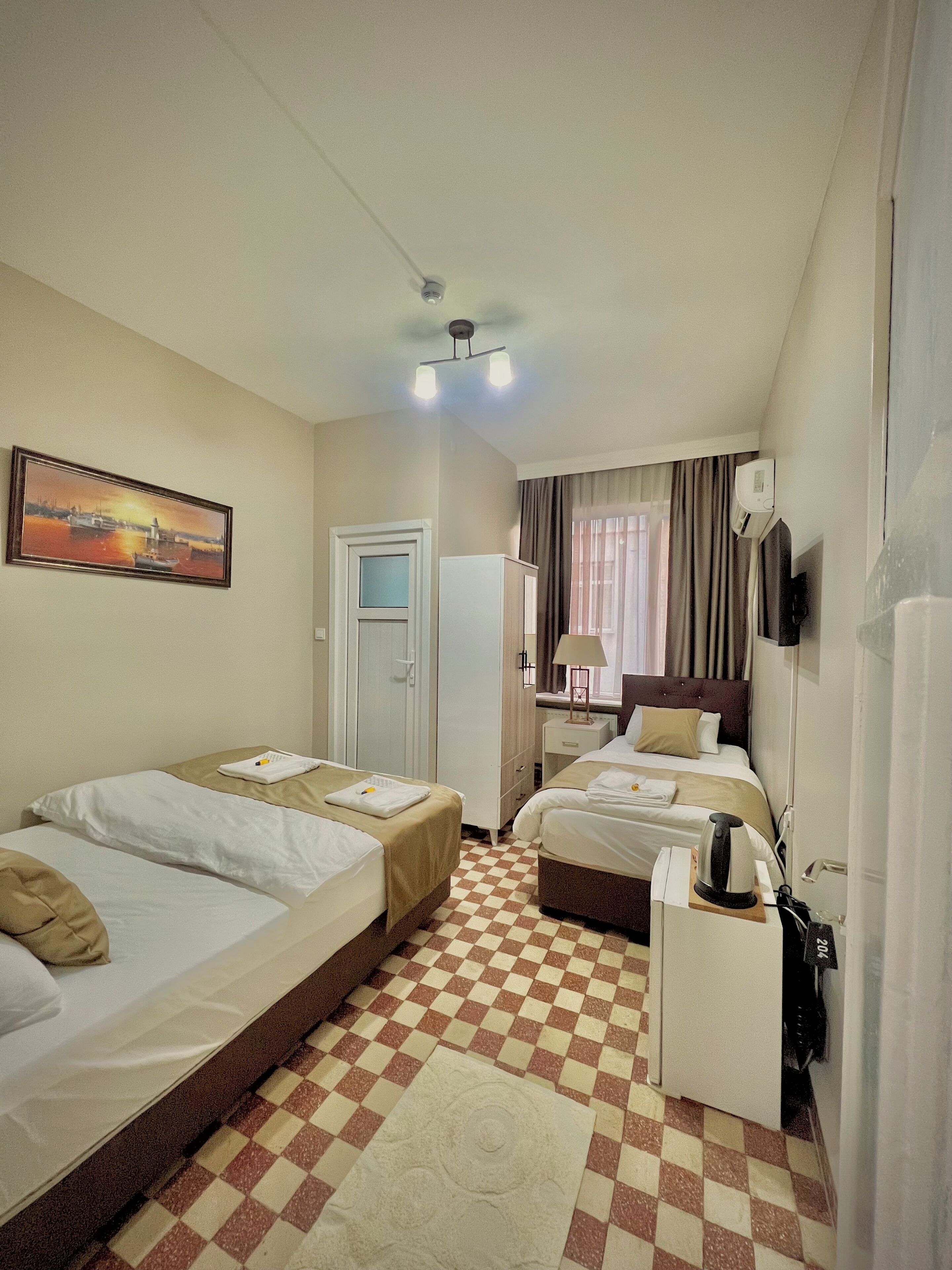 标准三人房, 私人浴室 | 免费 WiFi、床单