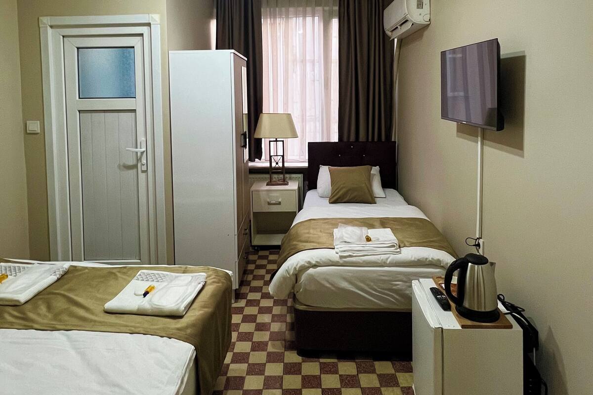 Free WiFi, bed sheets