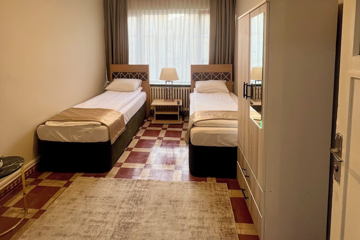 Free WiFi, bed sheets